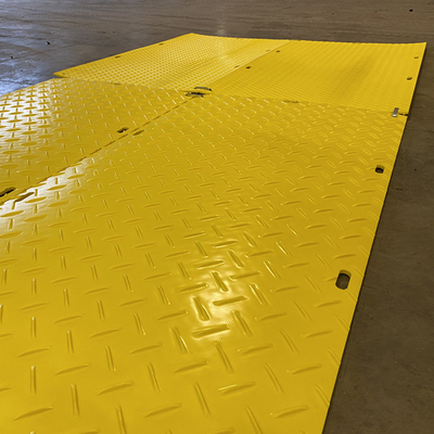4X8 Feet Taşınabilir Aşınmaya Dayanıklı Plastik Levha HDPE Geçici Erişim Yol Paspasları